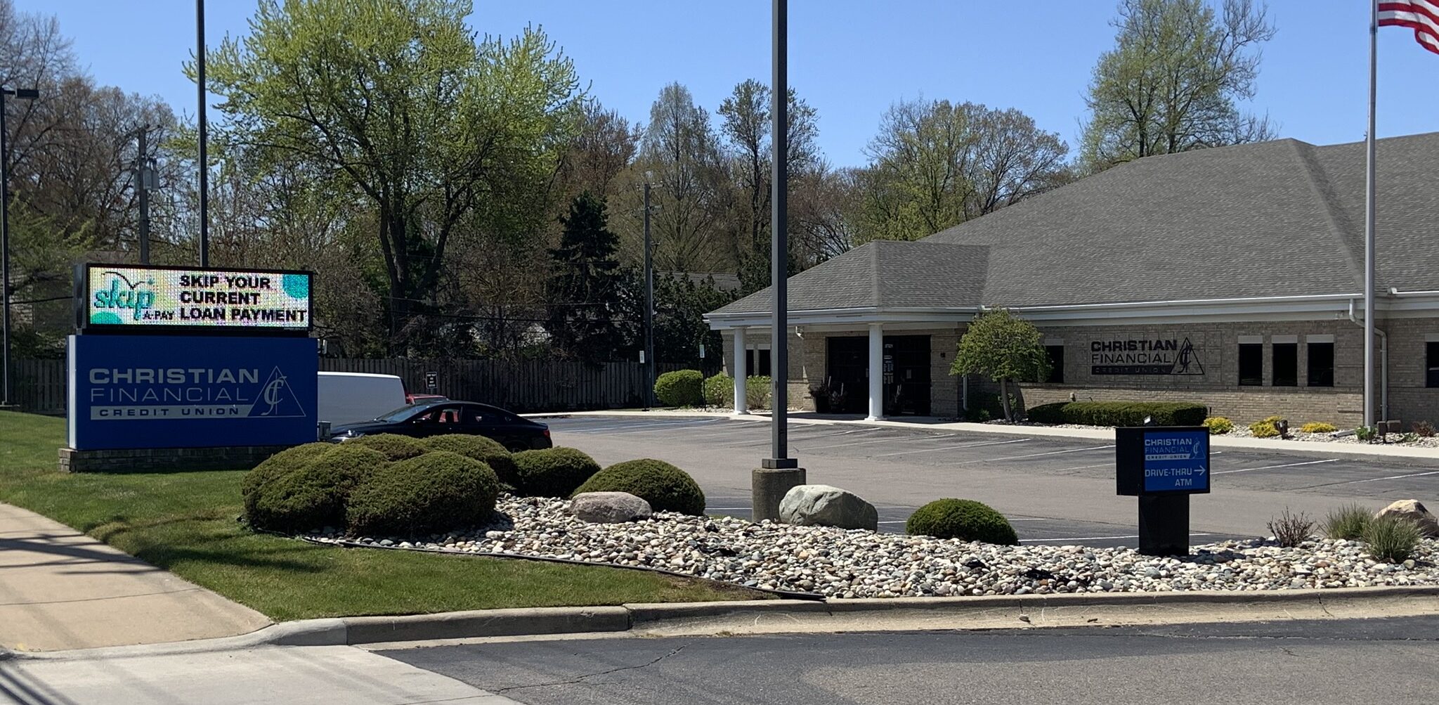 Front view of CFCU Clinton Township location